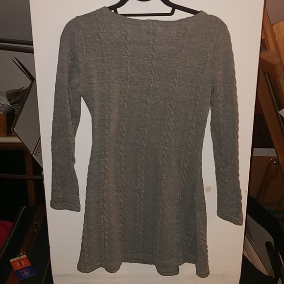 Soft gray sweater - Picture 2 of 3